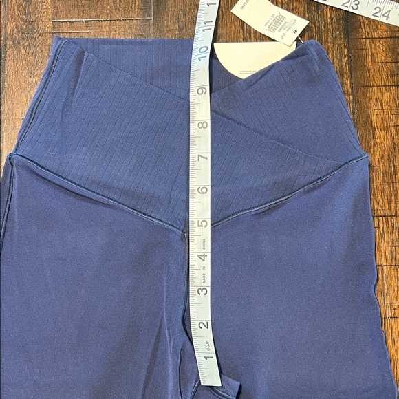 Offline by aerie Womens Super Flare Small Hi Rise Short - Picture 7 of 7